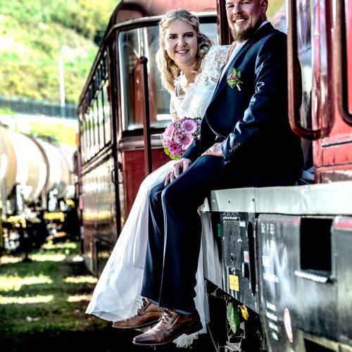 Hochzeit Brautpaar Eisenbahn